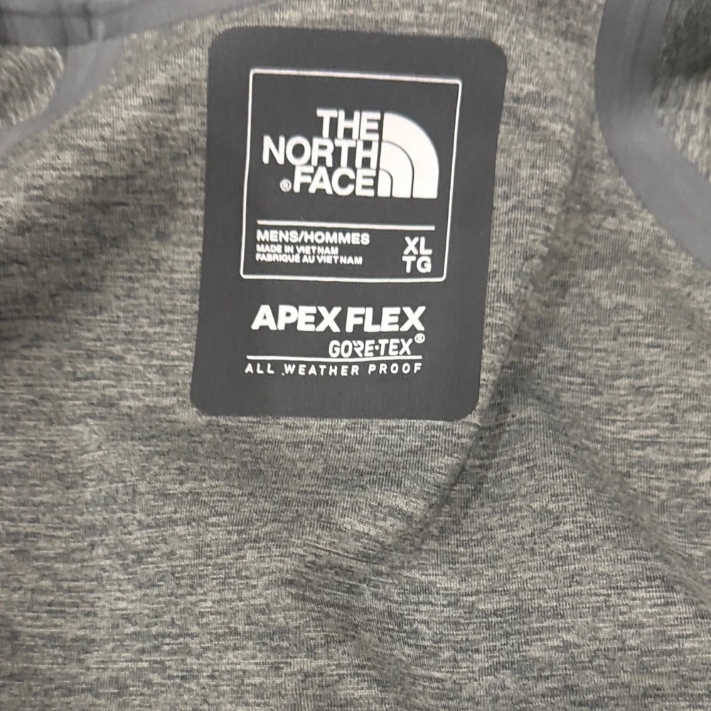 The North Face Men's Black Raincoat - Picture 7 of 8